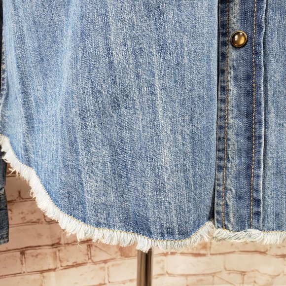 NWT Blake Shelton Mens Blue Denim Shirt Pearl Snap Western Guitar Pick Raw Hem - Picture 3 of 11